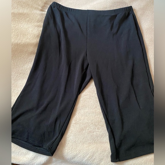 SHEIN EMERY ROSE Plus Solid Capris Pants - Picture 6 of 12